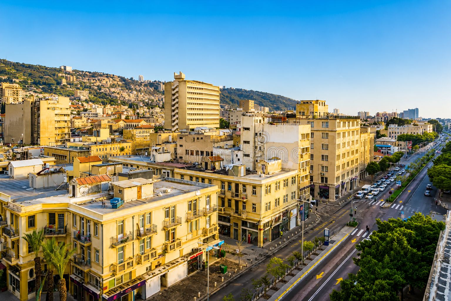 حيفا كمدينة نابضة بالحياة والتجارة